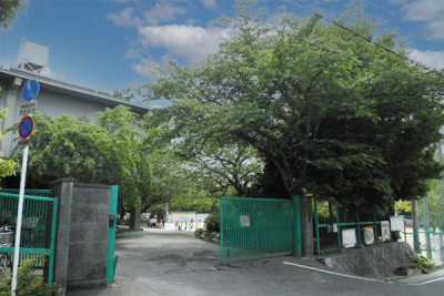 宇多野小学校