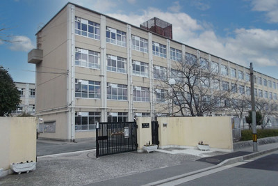 洛西中学校