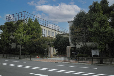 烏丸中学校