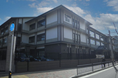 開睛中学校